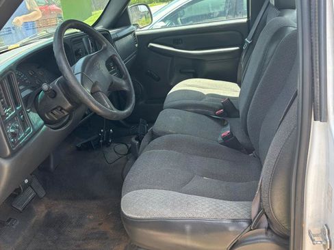 Used 2004 Chevrolet Silverado 1500 W/T w/ Light Duty Power Package RWD image 5