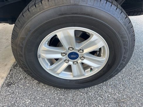 Used 2020 Ford F150 XLT image 30