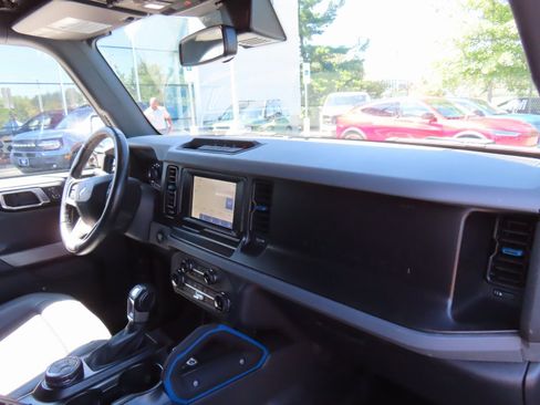 Used 2023 Ford Bronco Black Diamond image 18