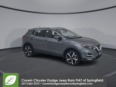 Used 2021 Nissan Rogue Sport SL w/ Premium Package AWD/4WD image 2