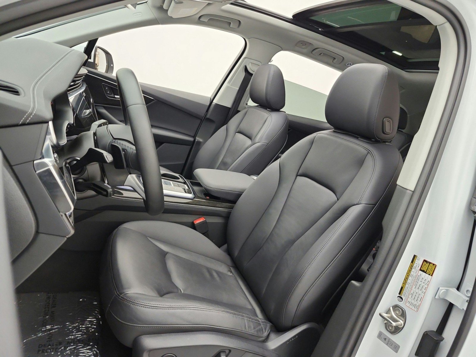 Used 2023 Audi Q7 2.0T Premium w/ Convenience Package AWD/4WD image 10