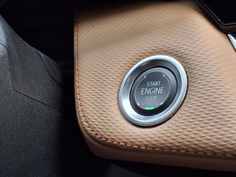 Used 2025 Chevrolet Equinox ACTIV w/ Safety and Technology Package image 10