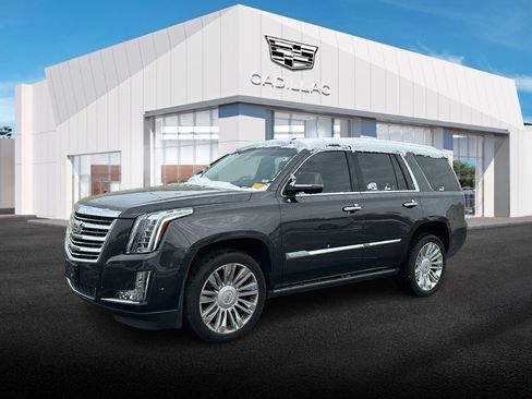 Used 2017 Cadillac Escalade Platinum image 1