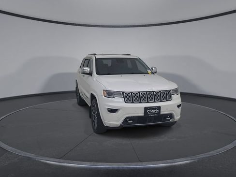 Used 2017 Jeep Grand Cherokee Overland w/ Jeep Active Safety Group AWD/4WD image 4