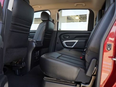 Used 2017 Nissan Titan SL RWD image 27