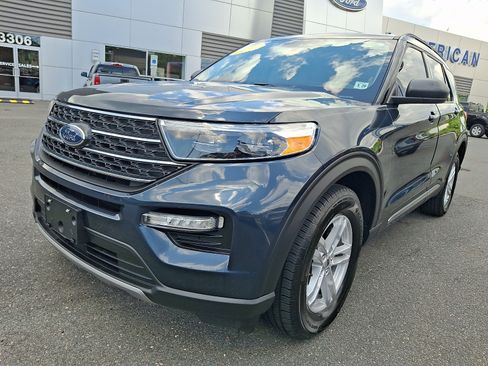 Certified 2024 Ford Explorer XLT w/ Equipment Group 202A AWD/4WD image 4