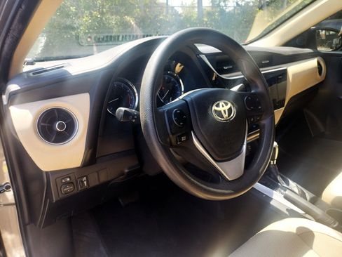 Used 2017 Toyota Corolla LE image 11