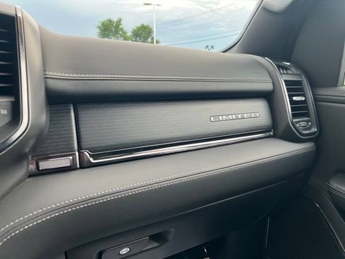 Used 2022 RAM 1500 Limited AWD/4WD image 16
