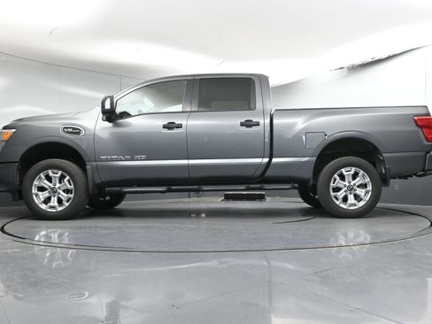 Used 2023 Nissan Titan SV w/ SV Convenience Package image 30