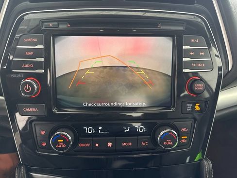 Used 2023 Nissan Maxima SL FWD image 33