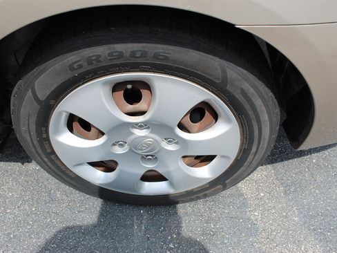 Used 2006 Kia Spectra EX image 17