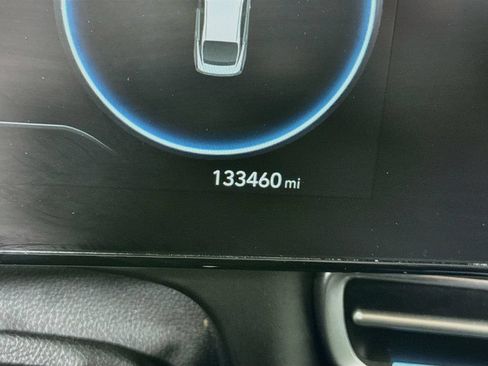 Used 2021 Hyundai Elantra Limited w/ Cargo Package FWD image 4