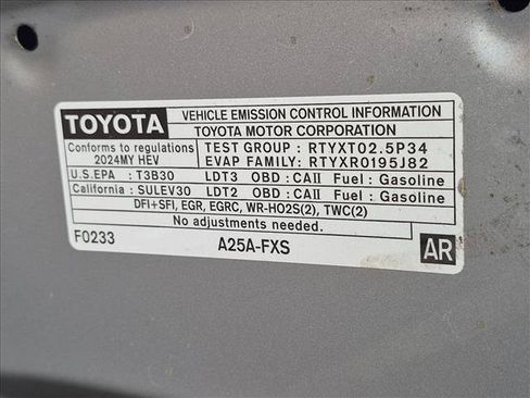Used 2024 Toyota Sienna Platinum AWD/4WD image 15