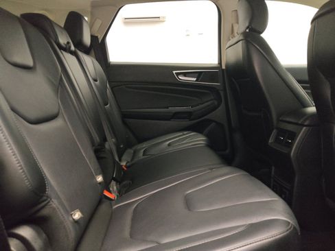 Used 2015 Ford Edge Titanium w/ Technology Package FWD image 19