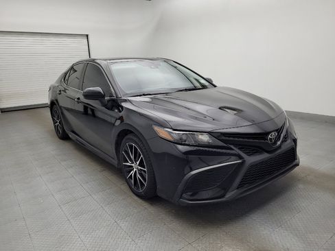 Used 2021 Toyota Camry SE image 13