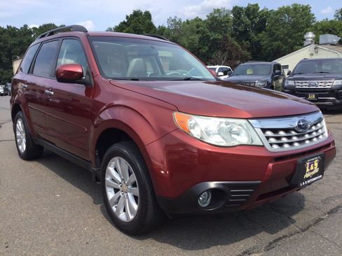 Used 2012 Subaru Forester 2.5X Limited AWD/4WD image 6