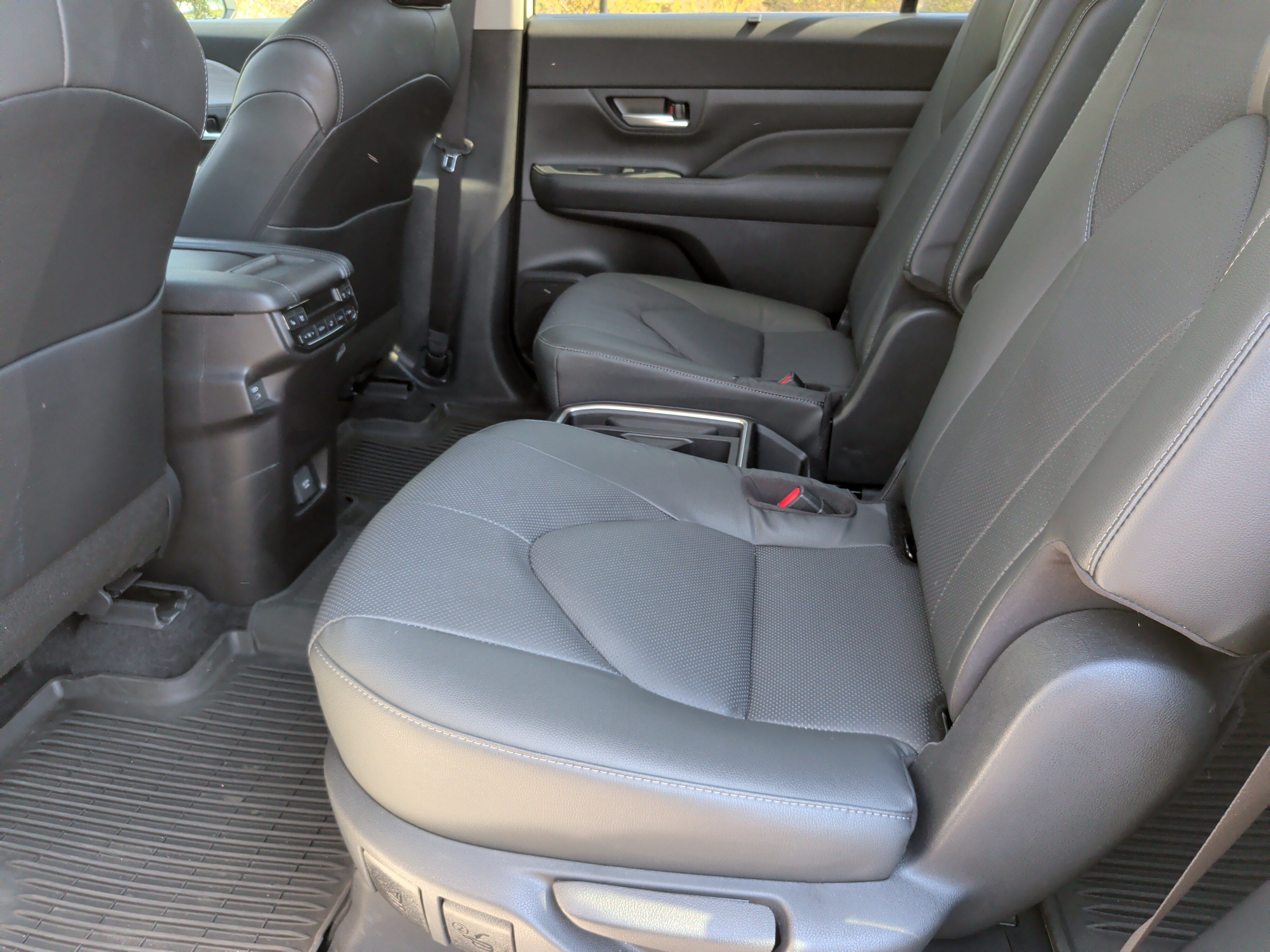 Used 2025 Toyota Grand Highlander AWD image 35