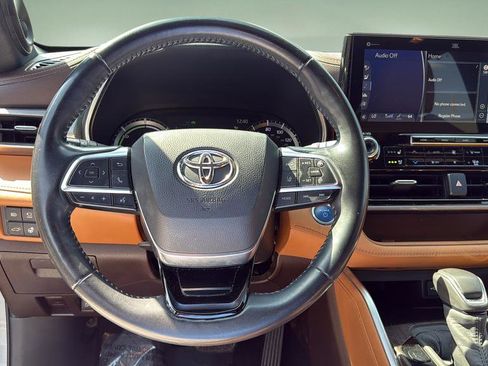Used 2020 Toyota Highlander Platinum image 22