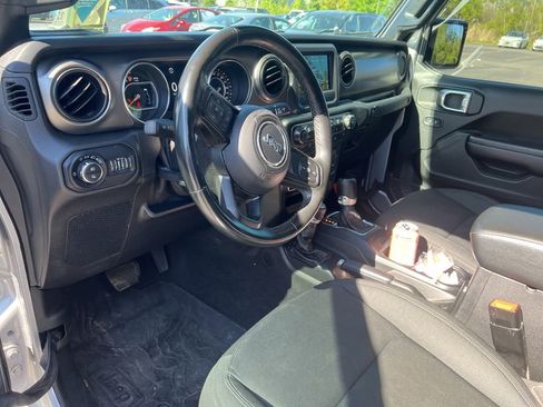 Used 2021 Jeep Gladiator Sport AWD/4WD image 5