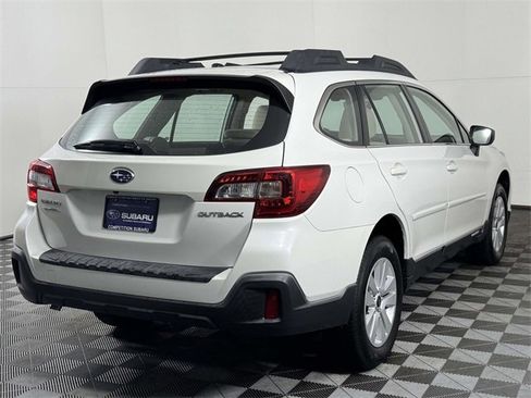 Used 2019 Subaru Outback 2.5i image 10