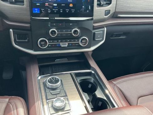 Used 2024 Ford Expedition Max Limited image 18