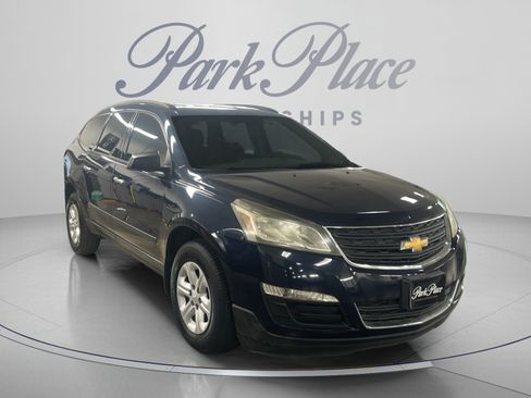 Used 2015 Chevrolet Traverse LS FWD image 7