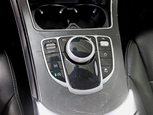 Used 2018 Mercedes-Benz GLC 300 w/ Premium Package image 28