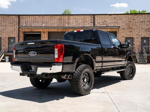 Used 2017 Ford F250 Lariat w/ Lariat Value Package AWD/4WD image 2