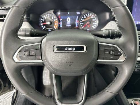 Used 2024 Jeep Compass Latitude AWD/4WD image 18
