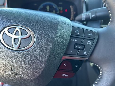 Certified 2025 Toyota Camry SE image 18