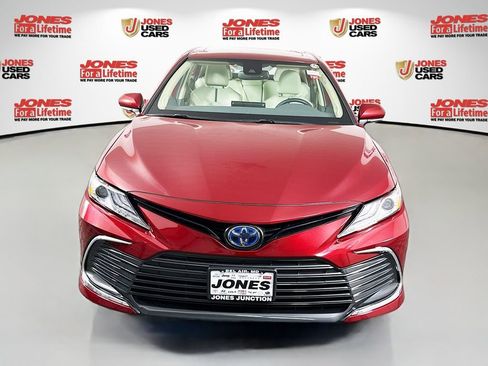 Certified 2021 Toyota Camry XLE w/ Navigation Upgrade Package FWD image 13