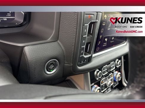 Used 2023 GMC Yukon XL Denali image 17