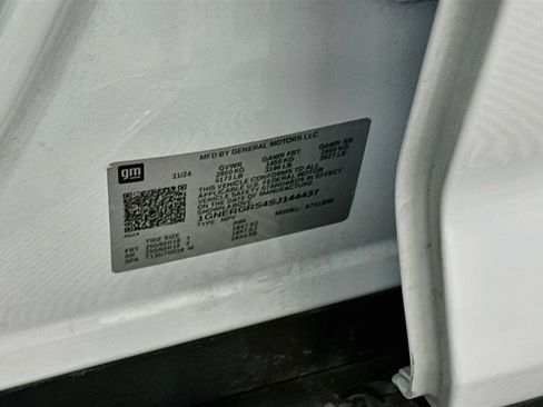 Used 2025 Chevrolet Traverse LT FWD image 12