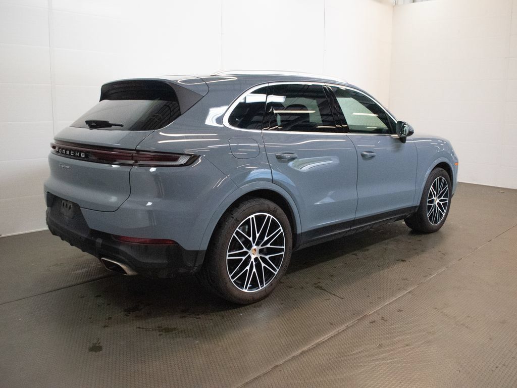 Certified 2024 Porsche Cayenne AWD/4WD image 10