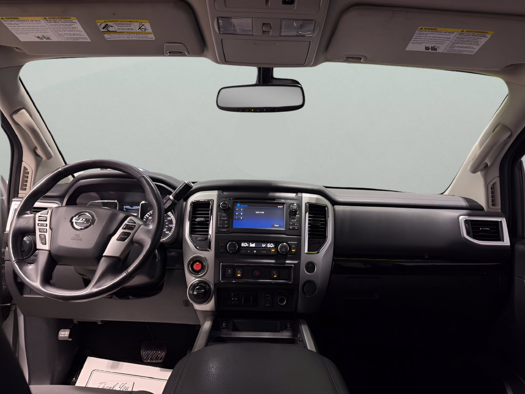 Used 2018 Nissan Titan SV w/ SV Convenience Package AWD/4WD image 14