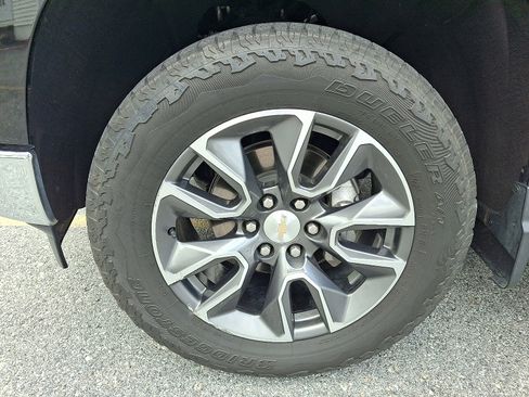 Used 2023 Chevrolet Silverado 1500 LT w/ All Star Edition Plus AWD/4WD image 9