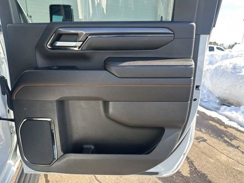 Used 2024 GMC Sierra 2500 AT4 w/ AT4 Premium Plus Package image 13