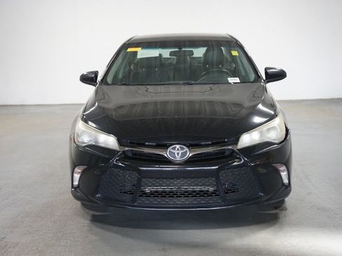 Used 2015 Toyota Camry SE FWD image 2