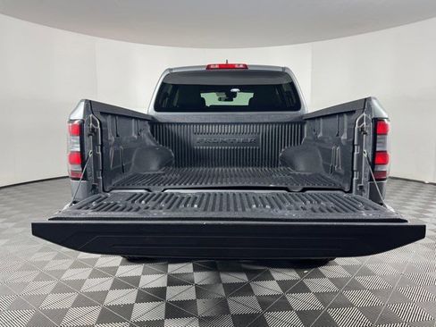 Used 2024 Nissan Frontier SV image 39