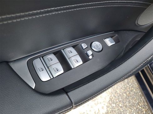 Used 2023 BMW X3 xDrive30i w/ M Sport Package image 9