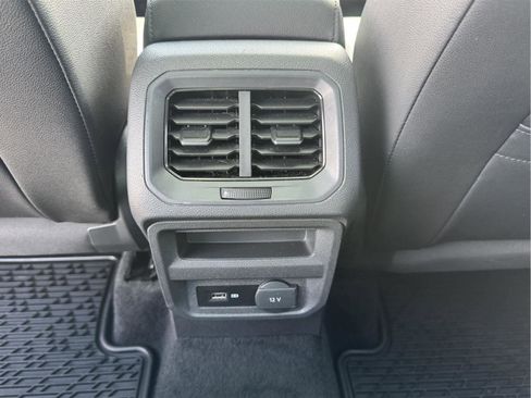 Used 2020 Volkswagen Tiguan SE w/ Panoramic Sunroof Package AWD/4WD image 17