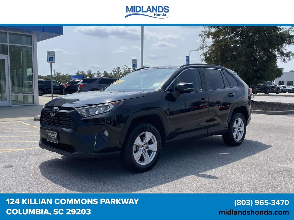 Used 2021 Toyota RAV4 XLE AWD/4WD image 3