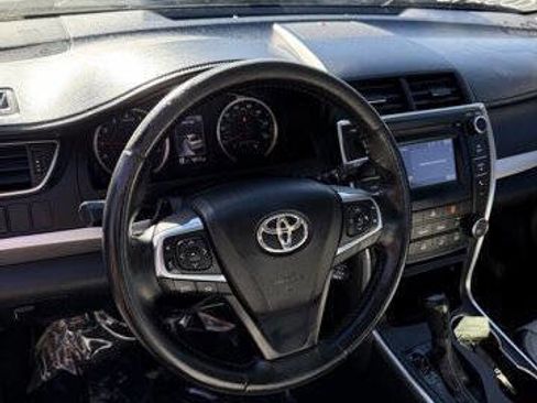 Used 2015 Toyota Camry SE FWD image 12