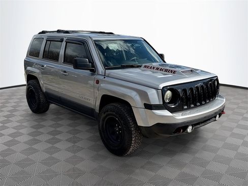 Used 2017 Jeep Patriot Latitude image 4