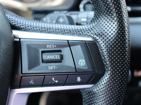 Used 2024 Mitsubishi Outlander AWD image 33