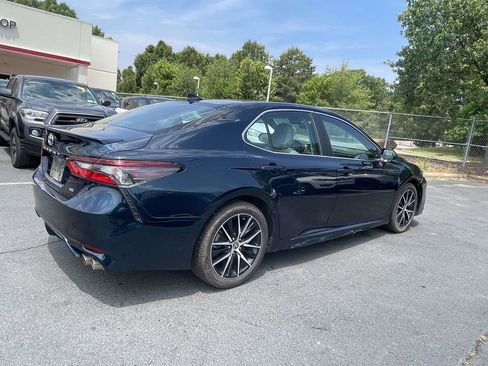 Used 2021 Toyota Camry SE w/ Convenience Package FWD image 25