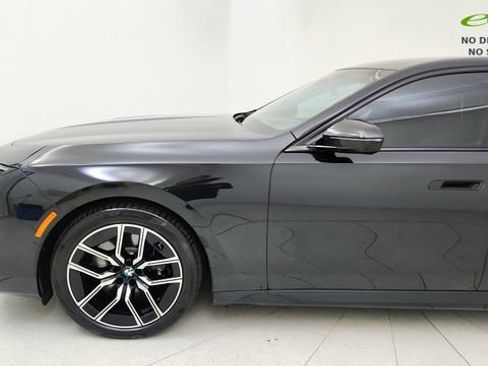 Used 2023 BMW 740i w/ Parking Assistance Package RWD image 9