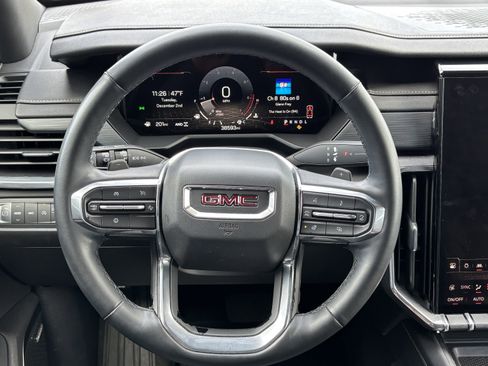 Used 2024 GMC Acadia Elevation image 27