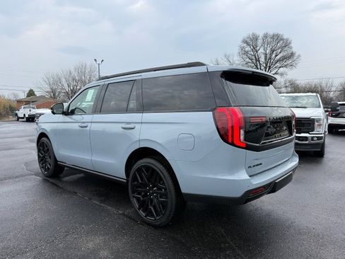New 2026 Ford Expedition Platinum image 4