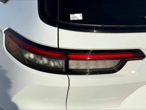 New 2025 Jeep Grand Cherokee L Laredo image 14